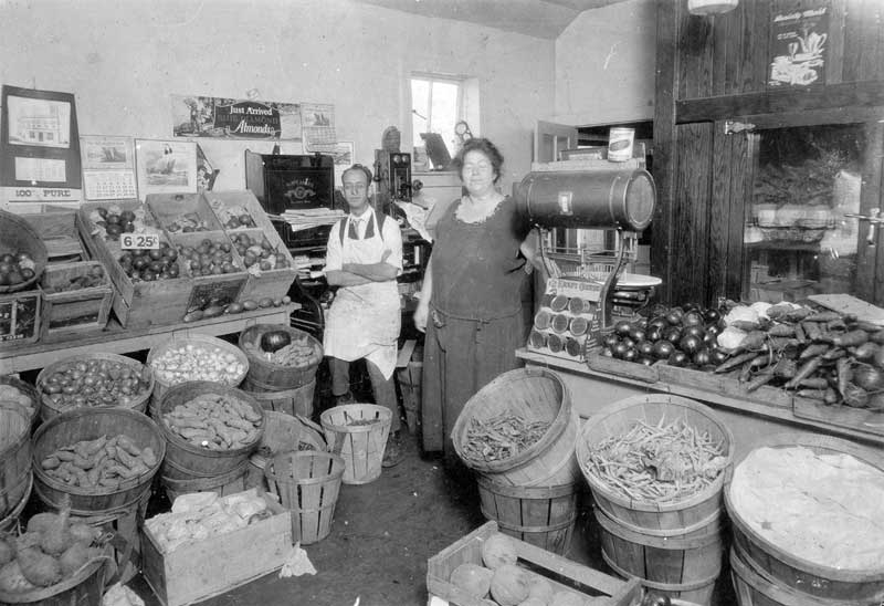 Witte’s Fish Market, 13 S. 7th St., Stroudsburg. John and Mary Witte, waiting for customers, in 1924.